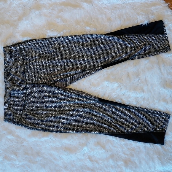 Nike Pants - Nike Dri Fit running leggings/capris size large